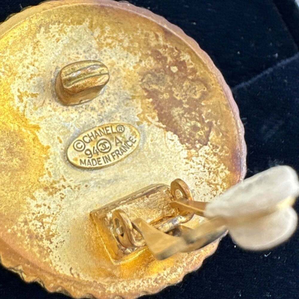 CHANEL Authentic Vintage Gold Earrings - Picture 11 of 11